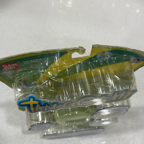 2007 Tamagotchi Connection Green Gotchi Gear - Picture 13 of 16